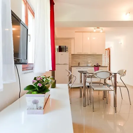 Nora Apartamento