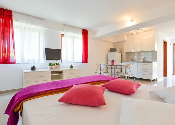 Nora Apartman Zára