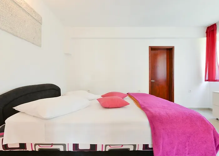 Nora Apartman *